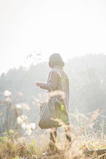 盤扣為語，呢喃秋冬——原創文藝毛呢大衣的匠心之旅